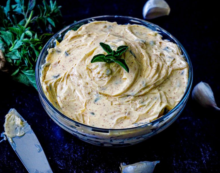 COMPOUND BUTTER WITH GARLIC AND GREEK OREGANO