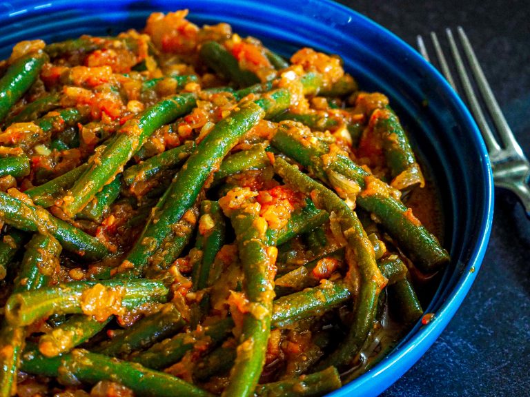 GREEK GREEN BEANS IN TOMATO SAUCE – FASOLAKIA